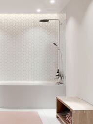 Душевая система Hansgrohe Pulsify 24230000 Showerpipe 260 1jet с термостатом для ванны, хром — изображение 2