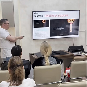 � ����� ������ ������-������� � ��������������� ������� Omoikiri � Elica